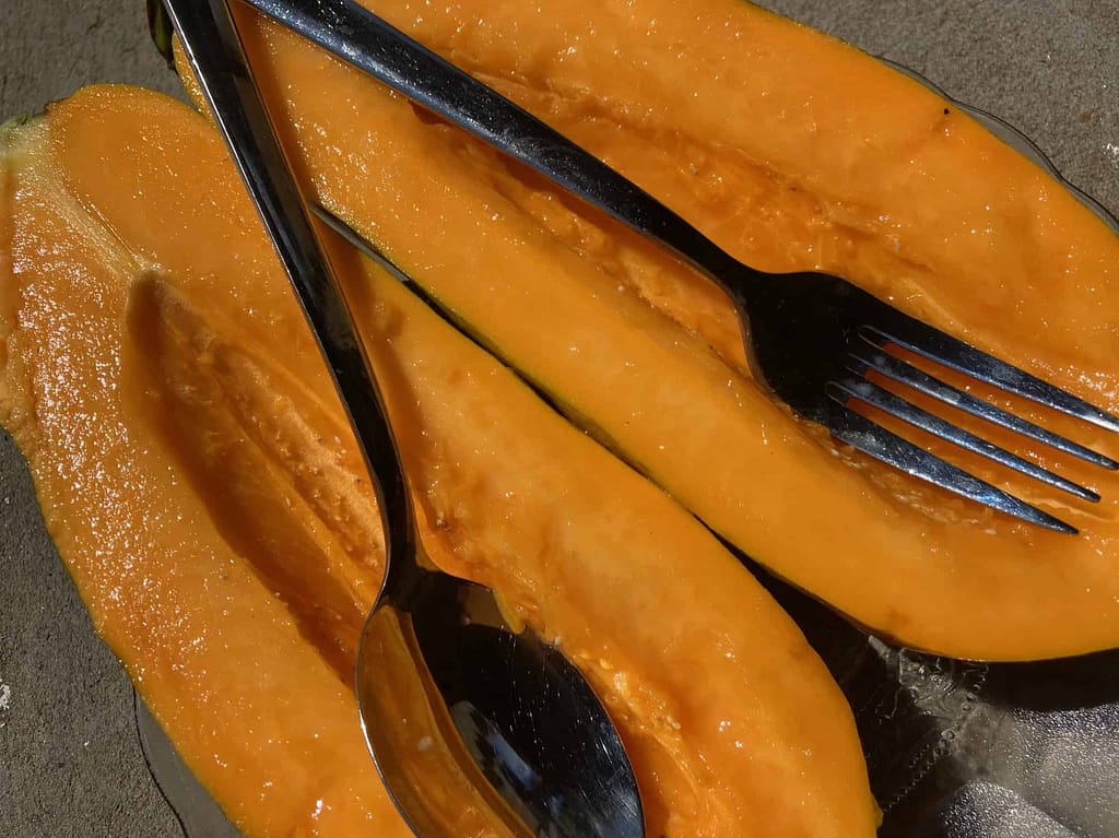 Papaya fruit plate