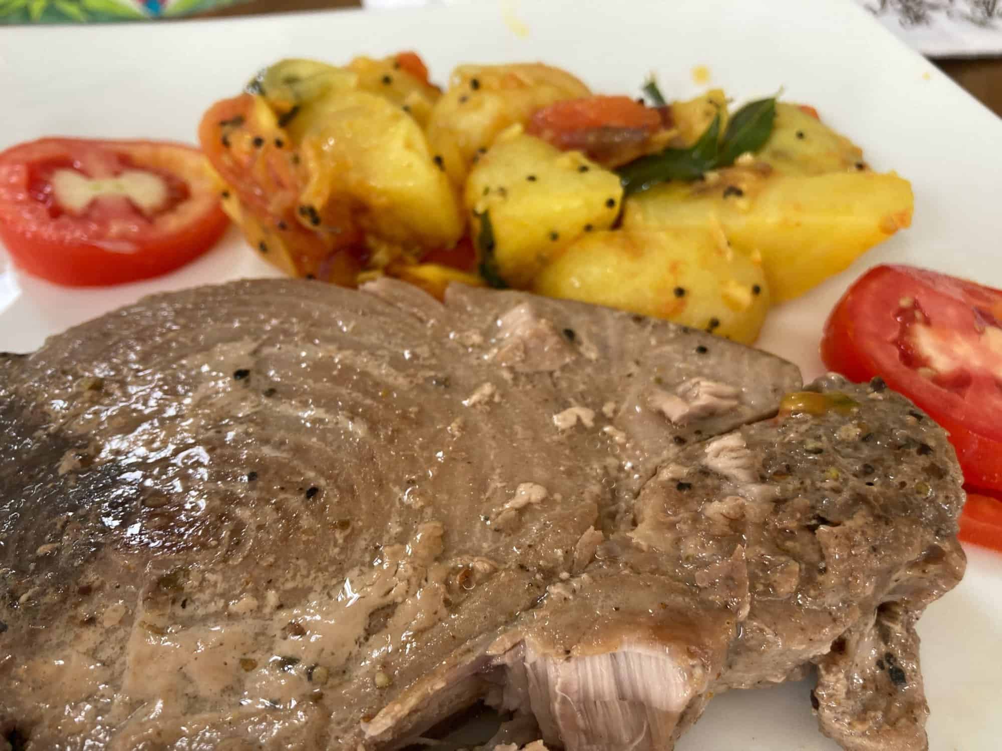 Tuna steak meal