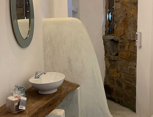 Family suite bathroom, Dune Towers